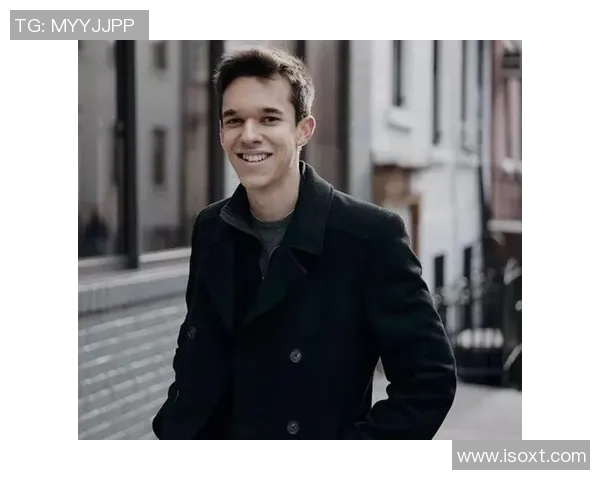 昔日足球明星沦落街头生活引发社会关注与反思